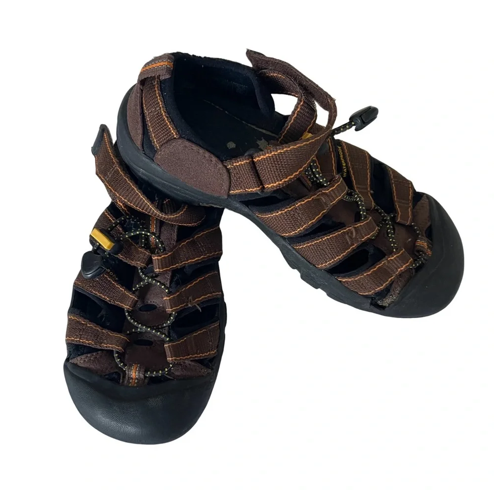 KEEN Youth Newport H2 Brown Strap Outdoor Water Sandals. Size 4